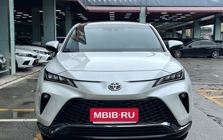 Toyota Venza, 2022 год, 3 900 000 рублей, 2 фотография