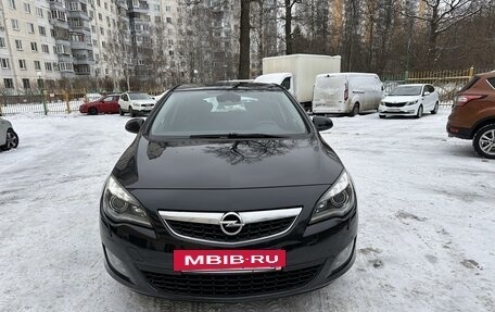 Opel Astra J, 2012 год, 900 000 рублей, 2 фотография