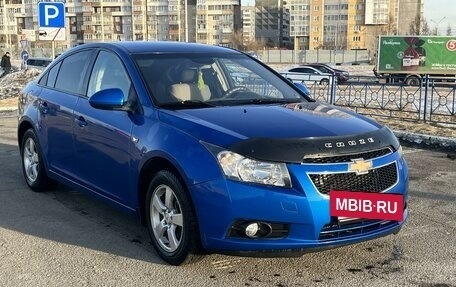 Chevrolet Cruze II, 2011 год, 840 000 рублей, 3 фотография