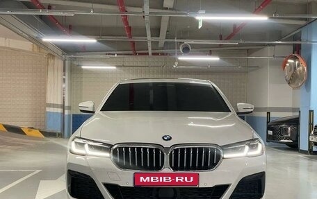 BMW 5 серия, 2021 год, 4 600 000 рублей, 2 фотография