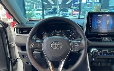 Toyota RAV4, 2021 год, 3 384 000 рублей, 11 фотография