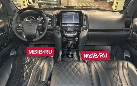 Toyota Land Cruiser 200, 2019 год, 5 750 000 рублей, 10 фотография