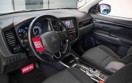 Mitsubishi Outlander III рестайлинг 3, 2018 год, 1 650 000 рублей, 10 фотография