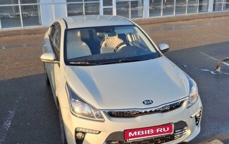 KIA Rio IV, 2018 год, 1 620 000 рублей, 2 фотография