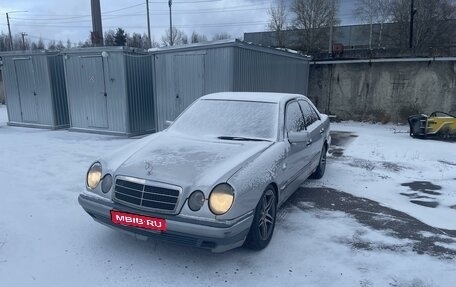 Mercedes-Benz E-Класс, 1995 год, 350 000 рублей, 1 фотография