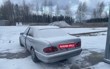 Mercedes-Benz E-Класс, 1995 год, 350 000 рублей, 3 фотография