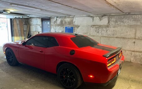 Dodge Challenger III рестайлинг 2, 2018 год, 3 500 000 рублей, 19 фотография