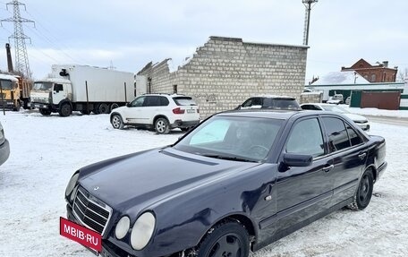 Mercedes-Benz E-Класс, 1996 год, 245 000 рублей, 2 фотография