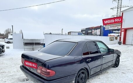 Mercedes-Benz E-Класс, 1996 год, 245 000 рублей, 4 фотография