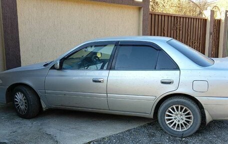 Toyota Carina, 2001 год, 600 000 рублей, 3 фотография