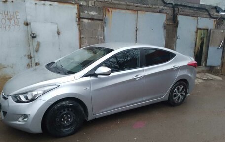 Hyundai Elantra V, 2013 год, 750 000 рублей, 1 фотография