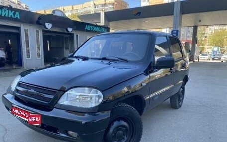 Chevrolet Niva I рестайлинг, 2004 год, 125 000 рублей, 1 фотография