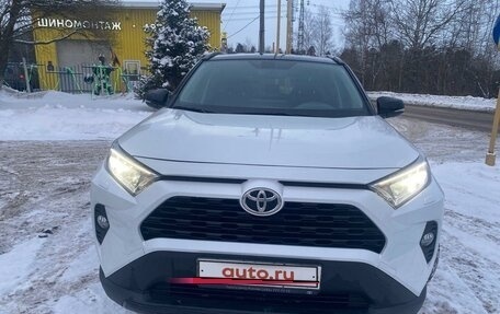 Toyota RAV4, 2022 год, 3 800 000 рублей, 4 фотография