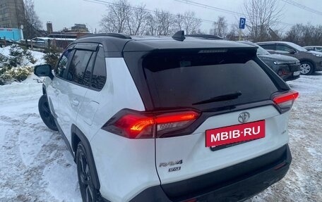 Toyota RAV4, 2022 год, 3 800 000 рублей, 7 фотография