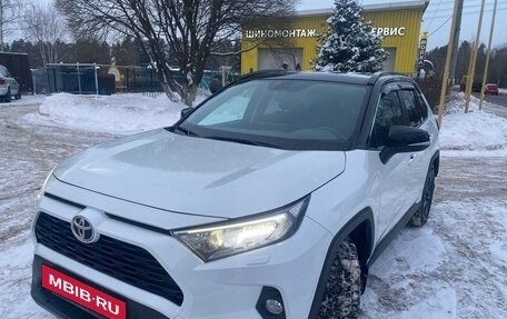 Toyota RAV4, 2022 год, 3 800 000 рублей, 12 фотография