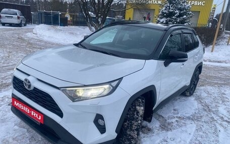 Toyota RAV4, 2022 год, 3 800 000 рублей, 6 фотография