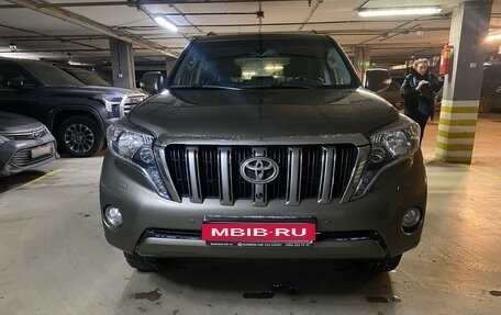 Toyota Land Cruiser Prado 150 рестайлинг 2, 2013 год, 3 300 000 рублей, 3 фотография