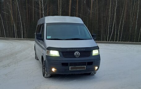 Volkswagen Transporter T5 рестайлинг, 2006 год, 1 350 000 рублей, 2 фотография