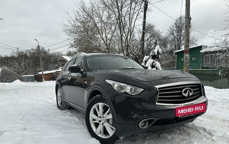 Infiniti QX70, 2014 год, 2 350 000 рублей, 2 фотография