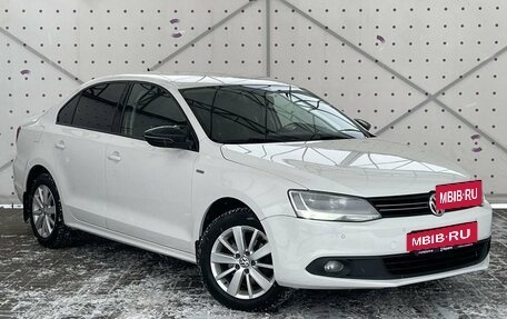 Volkswagen Jetta VI, 2013 год, 1 240 000 рублей, 2 фотография