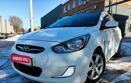 Hyundai Solaris II рестайлинг, 2012 год, 1 050 000 рублей, 13 фотография