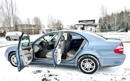 Mercedes-Benz E-Класс, 2004 год, 1 120 000 рублей, 3 фотография