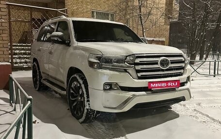 Toyota Land Cruiser 200, 2016 год, 5 850 000 рублей, 4 фотография