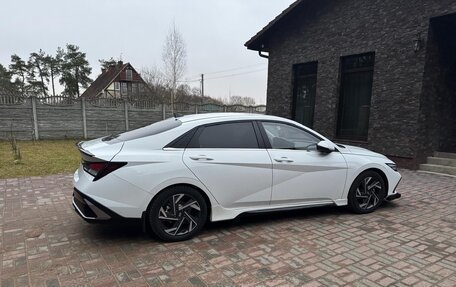 Hyundai Elantra, 2023 год, 2 350 000 рублей, 3 фотография