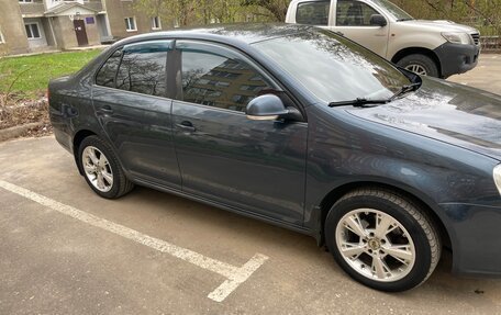 Volkswagen Jetta VI, 2007 год, 800 000 рублей, 3 фотография