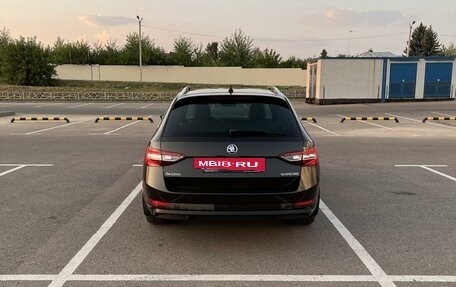 Skoda Superb III рестайлинг, 2016 год, 1 800 000 рублей, 3 фотография