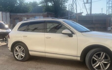 Volkswagen Touareg III, 2011 год, 2 500 000 рублей, 2 фотография