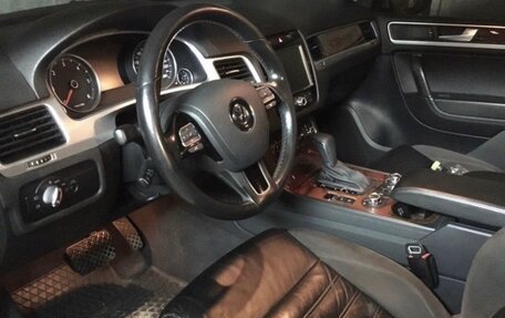 Volkswagen Touareg III, 2011 год, 2 500 000 рублей, 4 фотография