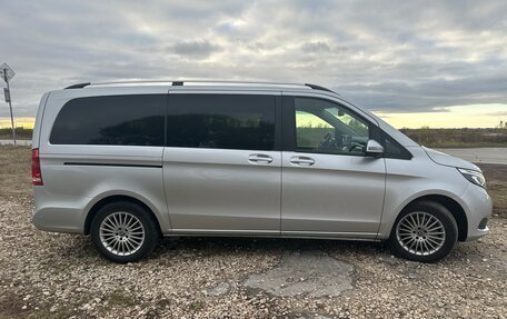 Mercedes-Benz V-Класс, 2019 год, 5 500 000 рублей, 4 фотография