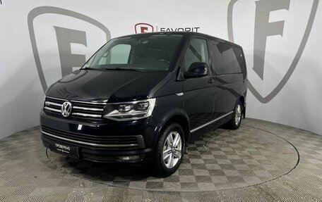 Volkswagen Multivan T6 рестайлинг, 2016 год, 3 300 000 рублей, 1 фотография