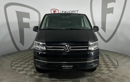 Volkswagen Multivan T6 рестайлинг, 2016 год, 3 300 000 рублей, 2 фотография