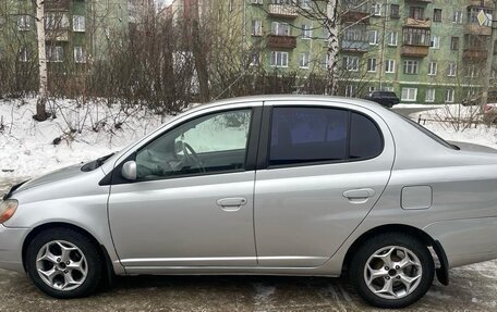 Toyota Platz, 2001 год, 385 000 рублей, 5 фотография