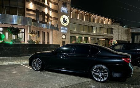 BMW 7 серия, 2017 год, 3 900 000 рублей, 10 фотография