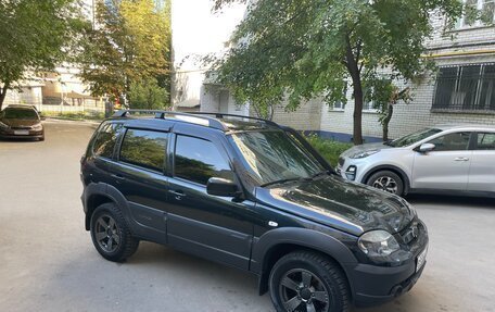 Chevrolet Niva I рестайлинг, 2018 год, 1 000 000 рублей, 7 фотография