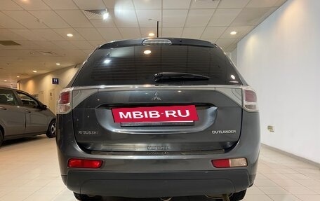 Mitsubishi Outlander III рестайлинг 3, 2013 год, 1 410 000 рублей, 3 фотография