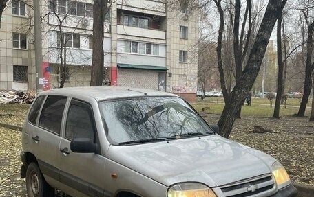 Chevrolet Niva I рестайлинг, 2003 год, 238 000 рублей, 2 фотография