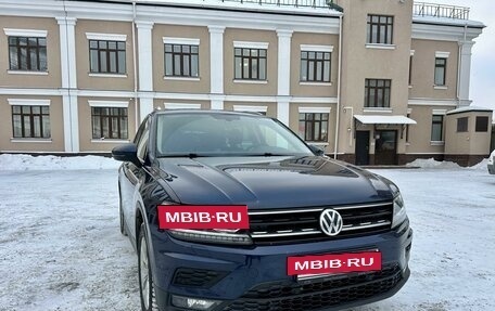 Volkswagen Tiguan II, 2017 год, 2 250 000 рублей, 2 фотография