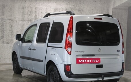 Renault Kangoo II рестайлинг, 2010 год, 747 000 рублей, 8 фотография