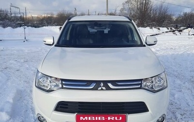 Mitsubishi Outlander III рестайлинг 3, 2014 год, 1 760 000 рублей, 1 фотография