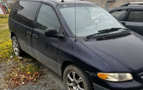 Chrysler Voyager III, 1999 год, 400 000 рублей, 2 фотография