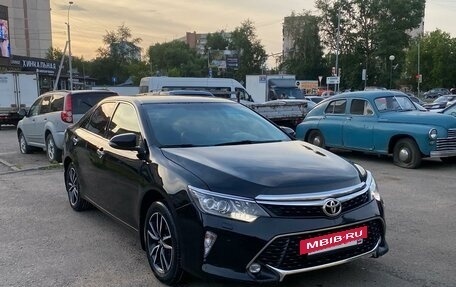 Toyota Camry, 2017 год, 2 650 000 рублей, 2 фотография