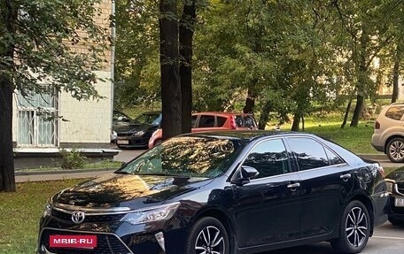 Toyota Camry, 2017 год, 2 650 000 рублей, 6 фотография