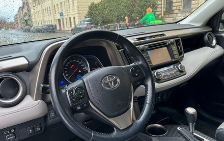 Toyota RAV4, 2013 год, 1 900 000 рублей, 12 фотография