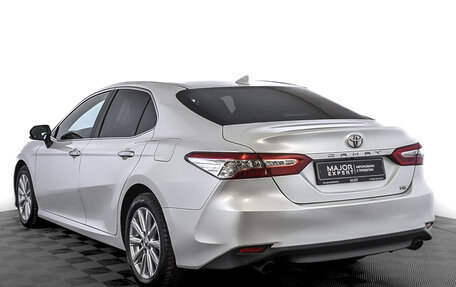 Toyota Camry, 2019 год, 3 350 000 рублей, 7 фотография