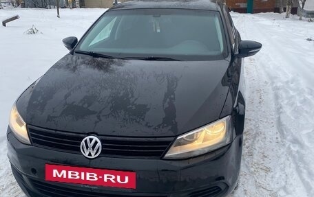 Volkswagen Jetta VI, 2011 год, 680 000 рублей, 3 фотография