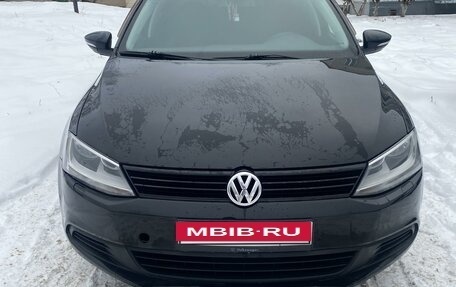 Volkswagen Jetta VI, 2011 год, 680 000 рублей, 2 фотография